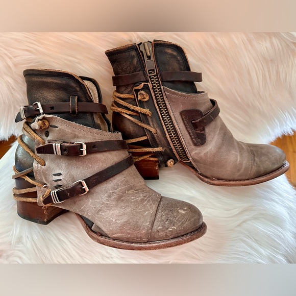 Freebird Crue bootie. Size 10! Color is mutli grey!!  Steam punk!  Bohemian! - Picture 6 of 13